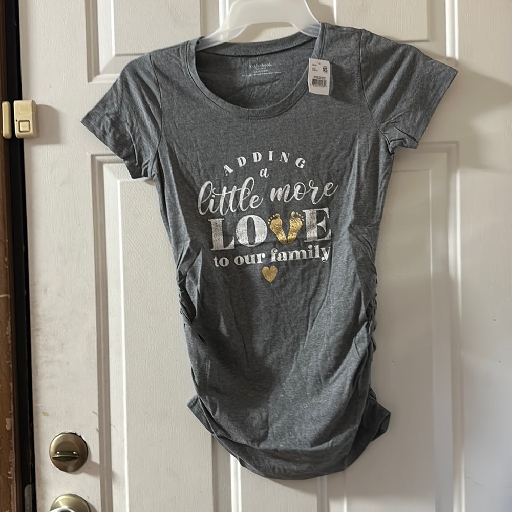 MOTHERHOOD MATERNITY ADDING LOVE TO FAMILY GRAPHIC TEE: GRAY: NWT: XS